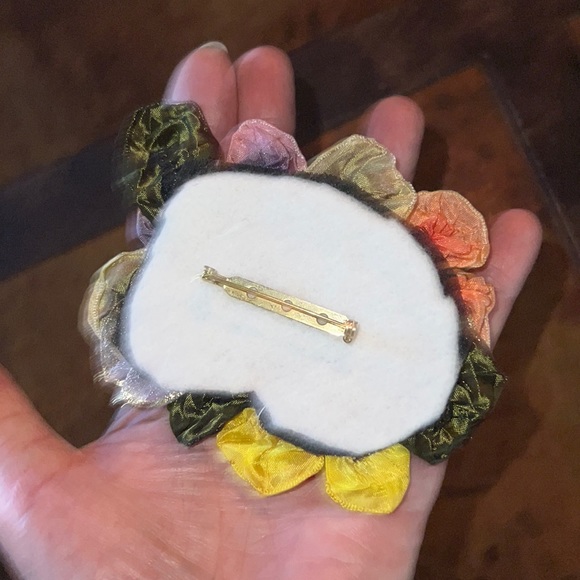 Floral Bouquet Brooch Pin Handmade - Picture 7 of 9